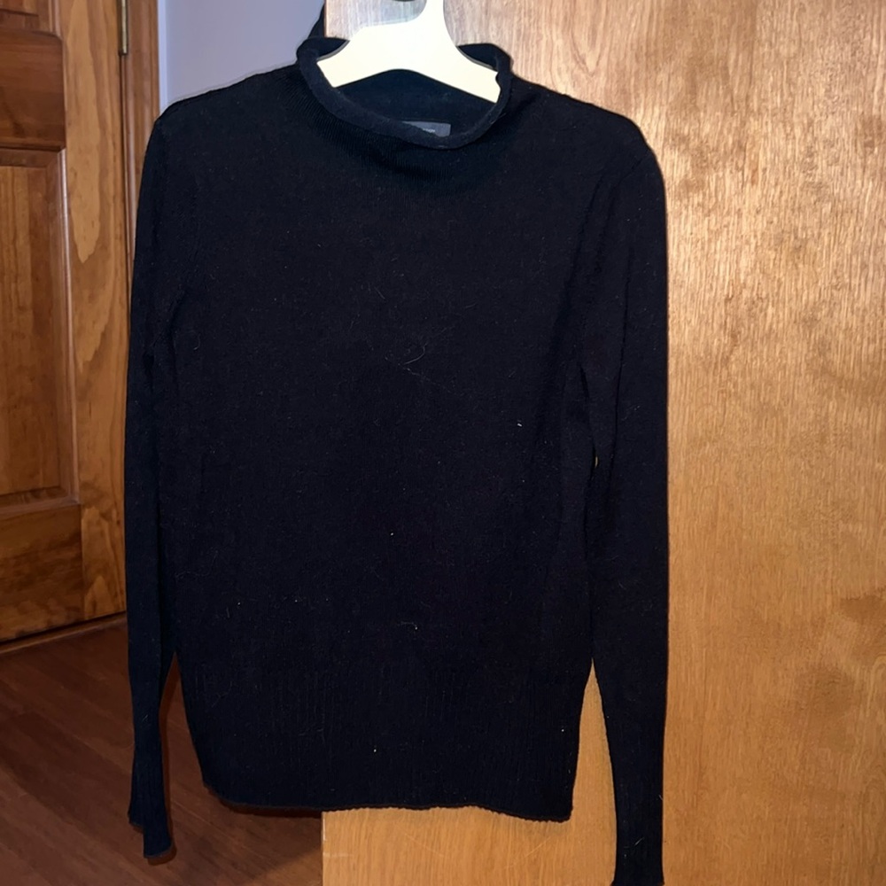 Black turtle neck size M